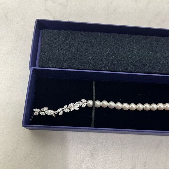 SWAROVSKI Louison Pearl Bracelet - Picture 2 of 4